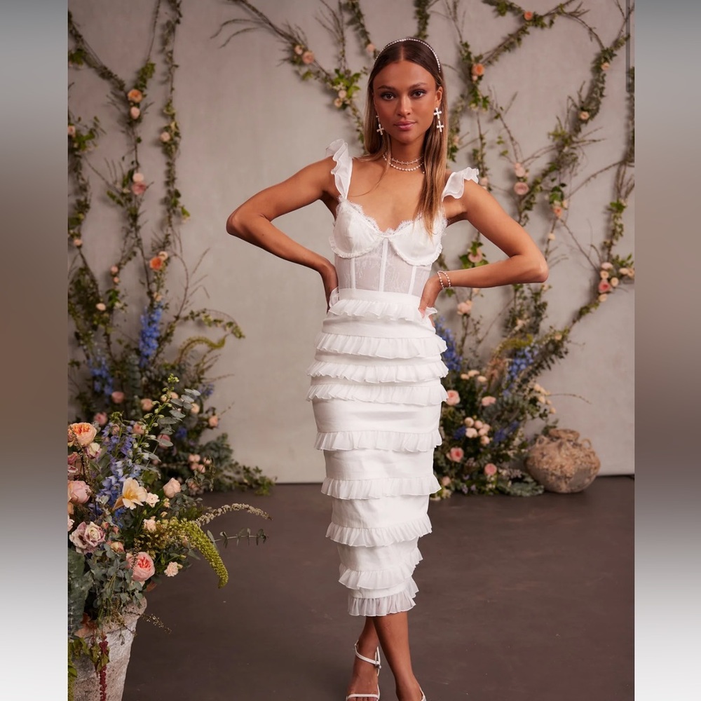 V. Chapman The Fiorenza Dress in White.